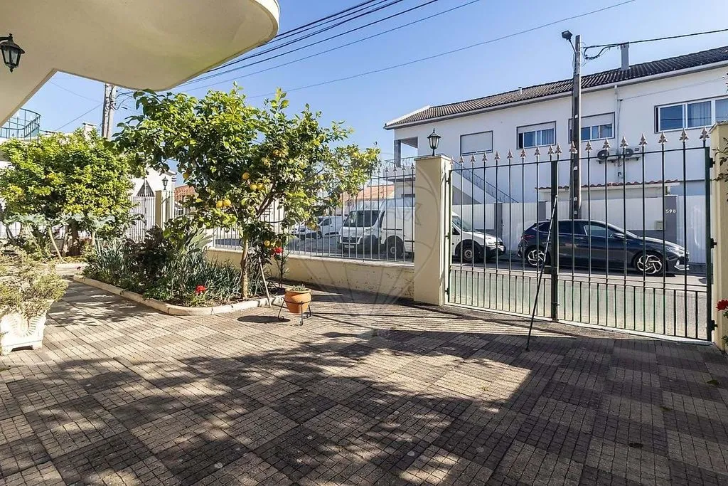 Jardin - Luxury Villa in Seixal, Setúbal