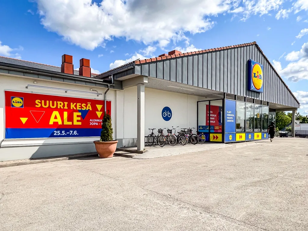 Exterior - Modern Flat with Balcony in Tikkurila, Vantaa