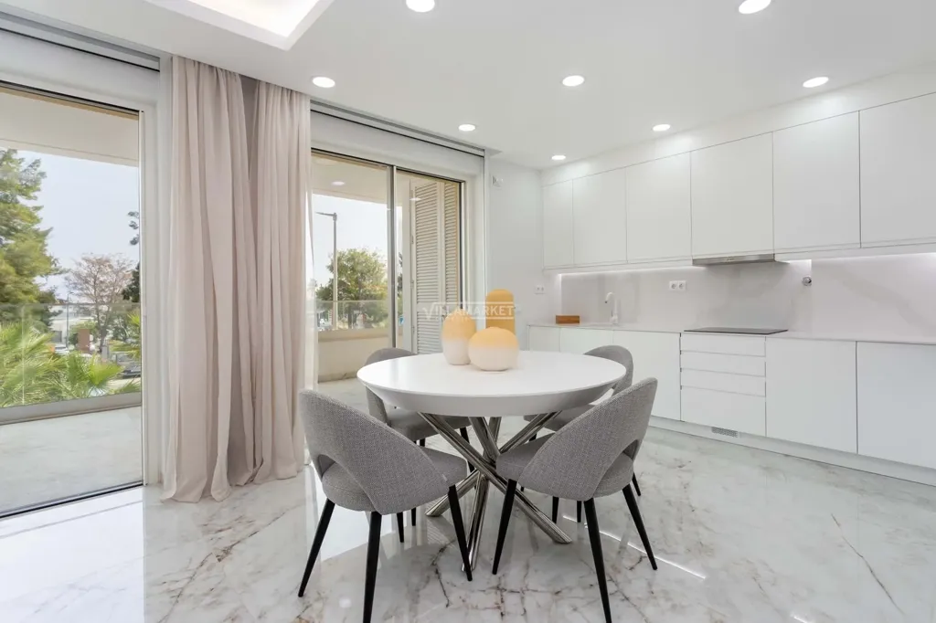 Söögituba - 3+1 Bedroom Apartment with Rooftop Pool in Lagos