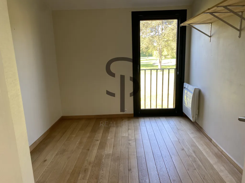 Chambres - Maison avec Vue Golf et Terrasse à Brigode