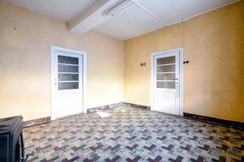 Toad - Renovatable House with Garden in Wonck