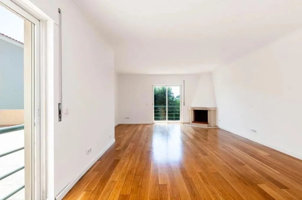 Séjour - Three-Bedroom Villa with Greenbelt View in Cascais