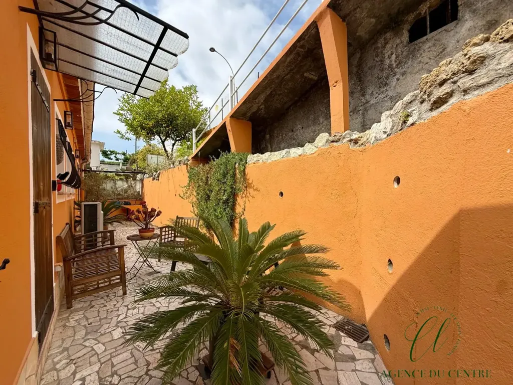House with Sea View and Garden in Nice