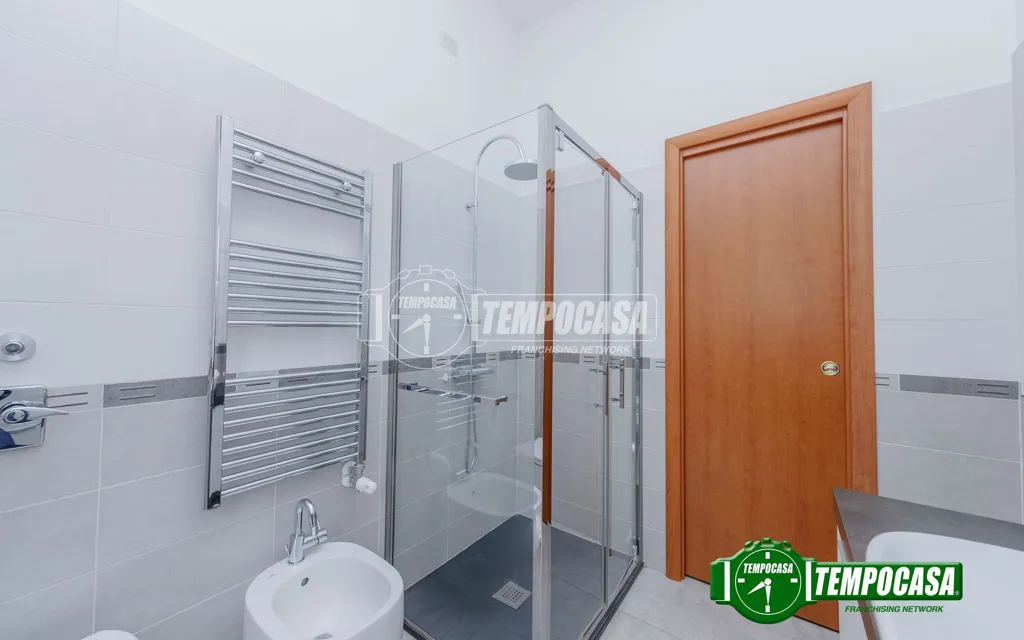 Bagni - Rustic 3-Bedroom Apartment in Pero