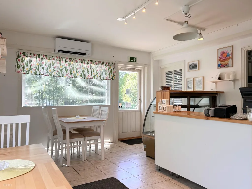 Sala da pranzo - Mixed-Use Property with Sauna in Uotila, Rauma
