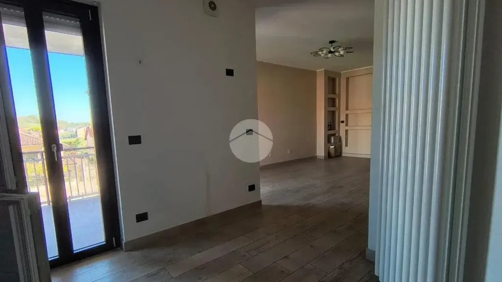 Esik - Rented Apartment with Balcony in Cervere