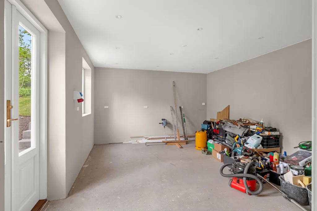 Garage - Classically Styled Villa with Garden in Aarhus C