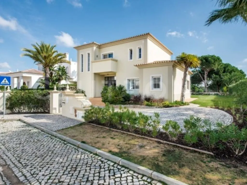 Välivaade - Luxury Villa with Golf View in Vila Sol, Loulé