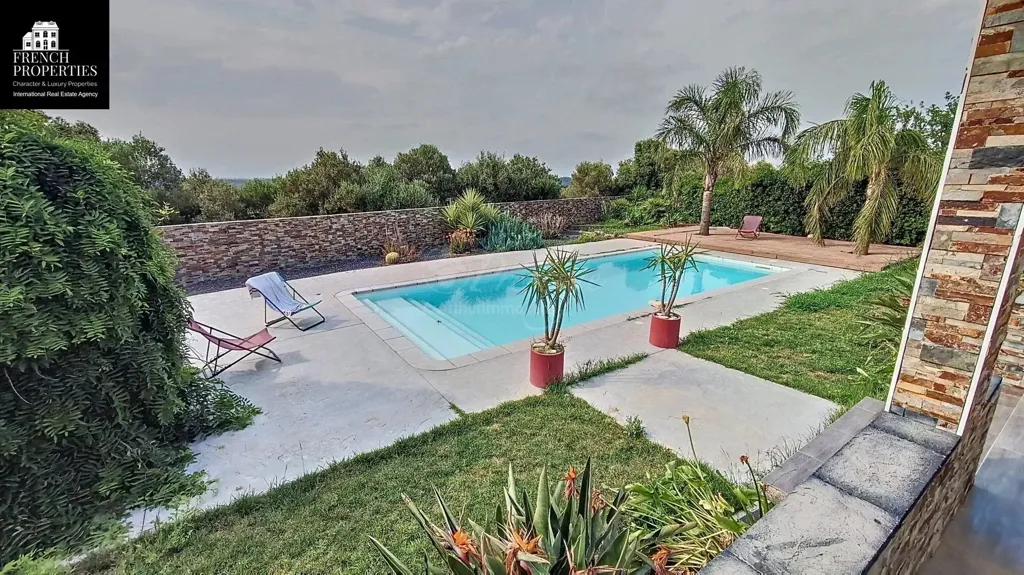 Piscine - Villa d'Architecte avec Piscine à Perpignan
