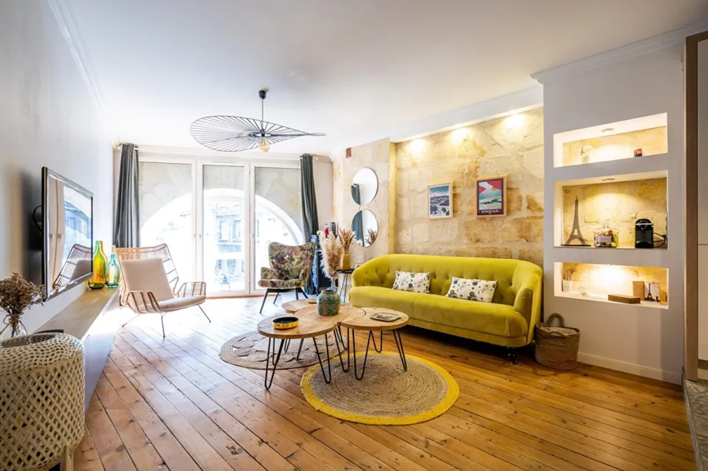 Séjour - Appartement Rénové avec Poutrelles Eiffel à Bordeaux