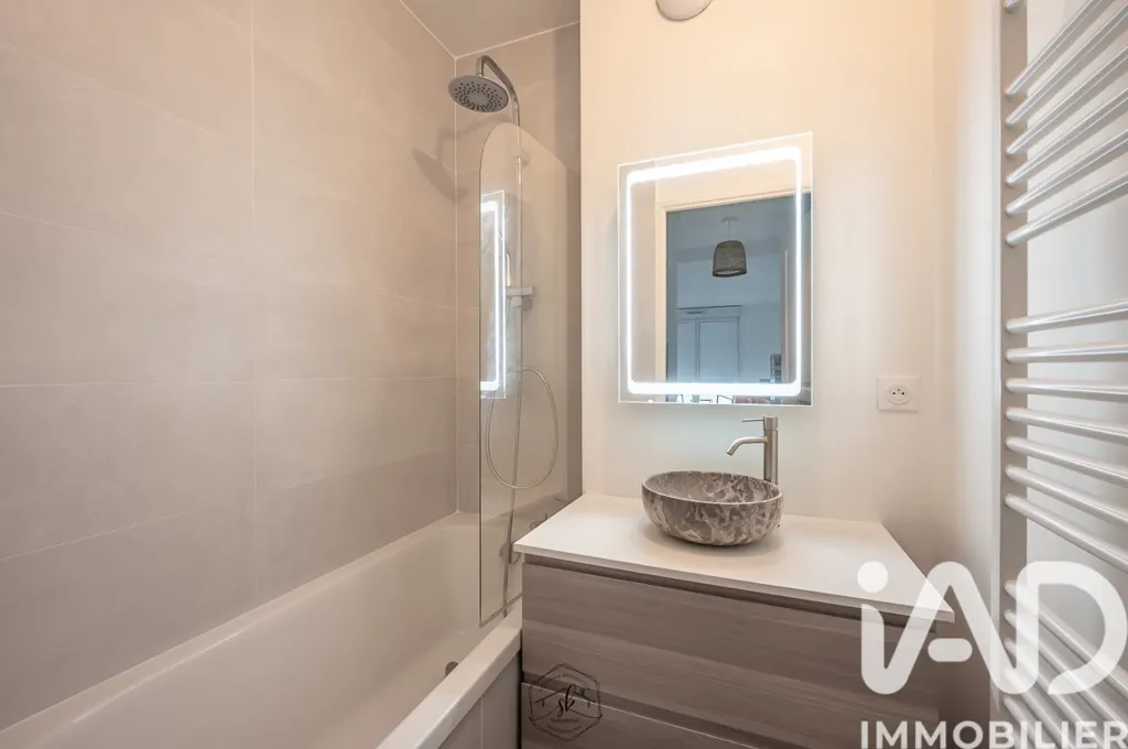 Vannitoad - Apartment with Balcony in Guénange