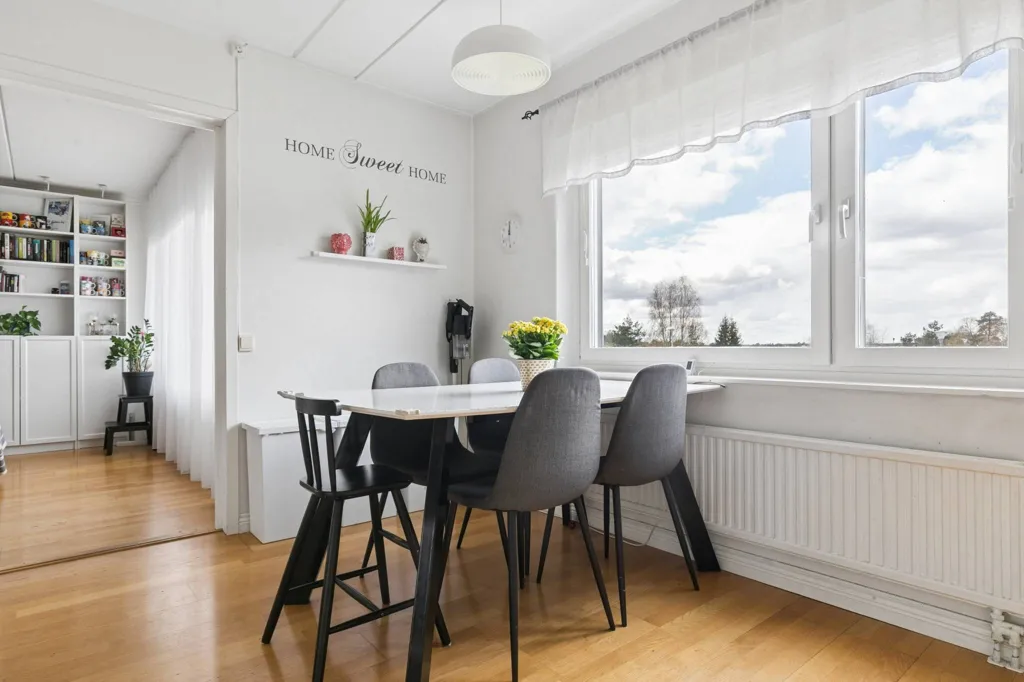 Comedor - Bright Apartment with Balcony in Brandbergen