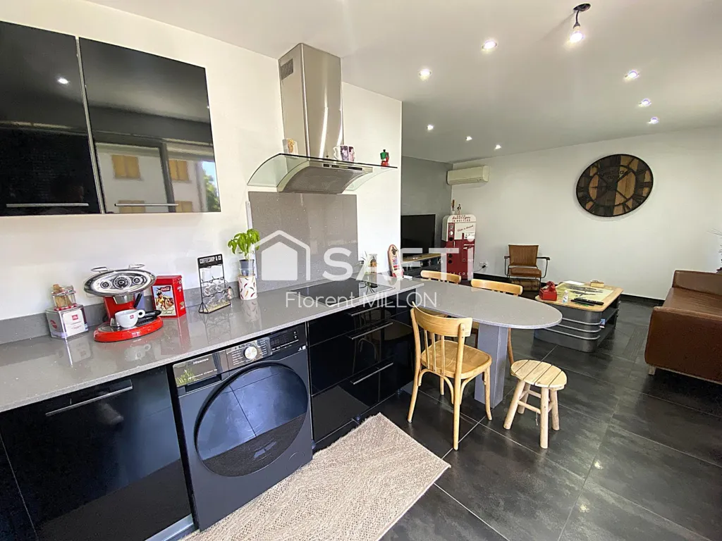 Cucina - Renovated 3-Bed Flat with Balcony in La Tronche