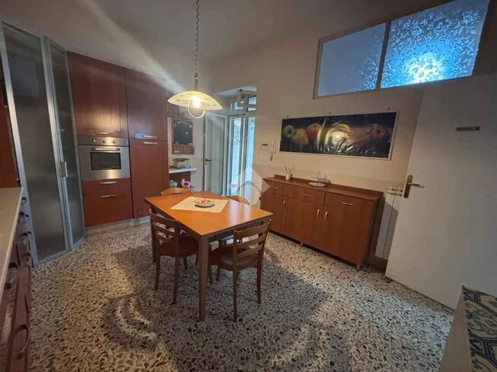 Söögituba - Characterful Apartment with Balcony in Lauro