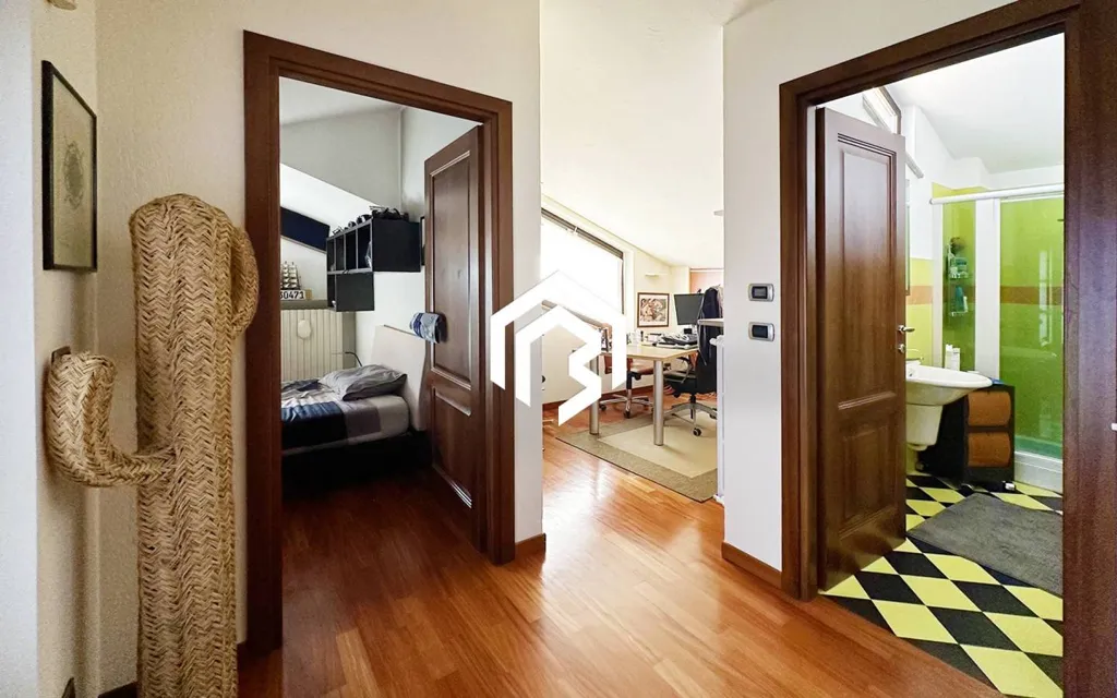 Esik - Villa with Private Garden in Vignolo