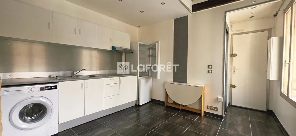 Köök - 1-Bed Flat with Courtyard View in Saint-Denis