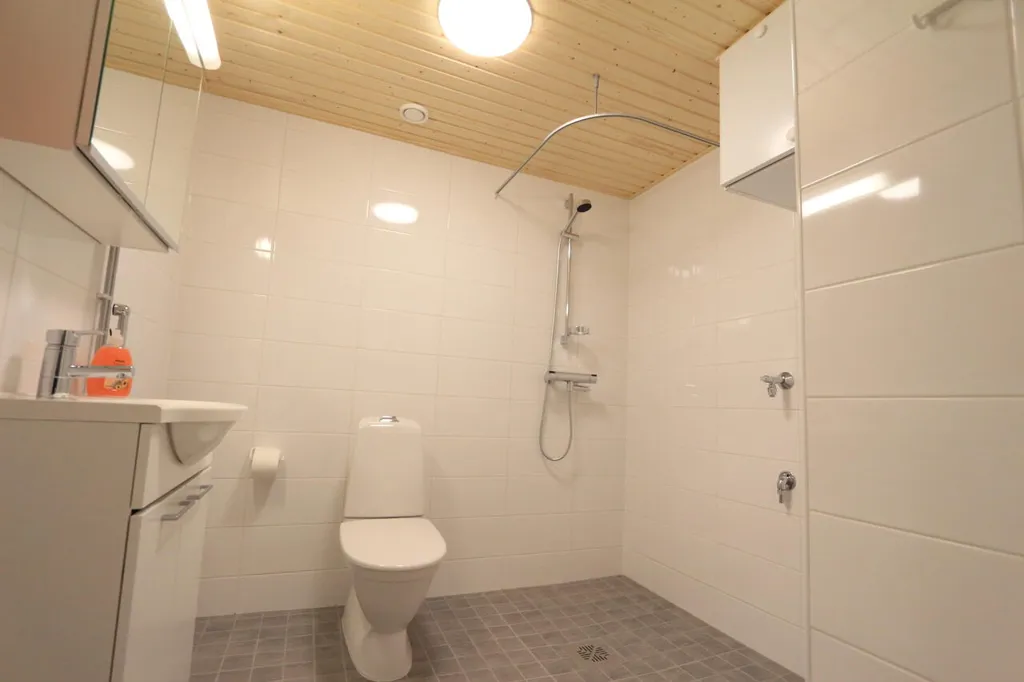 Vannitoad - Modern Flat with Balcony in Turku