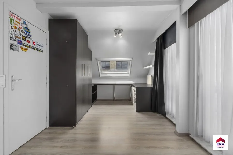 Entrée - Appartement avec Atelier de 240 m² et Jardin à Bruxelles