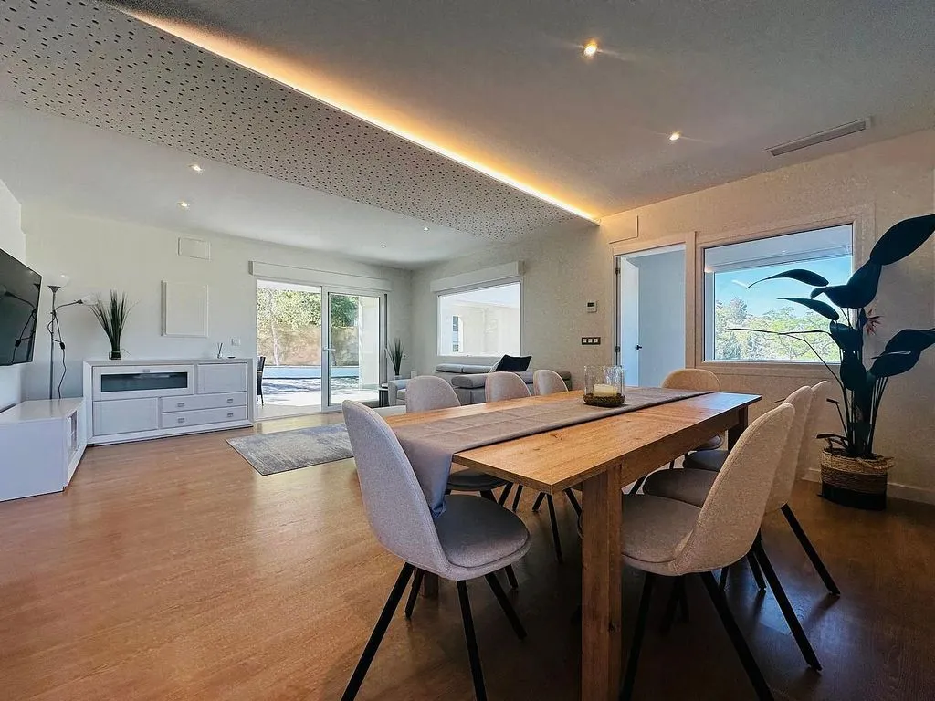 Salle à manger - Villa with Pool and Apartments in Elda