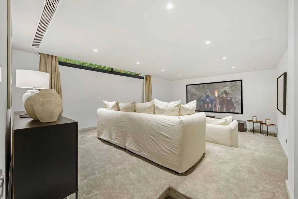 Pièces - Contemporary Villa with Pool in Nueva Andalucía
