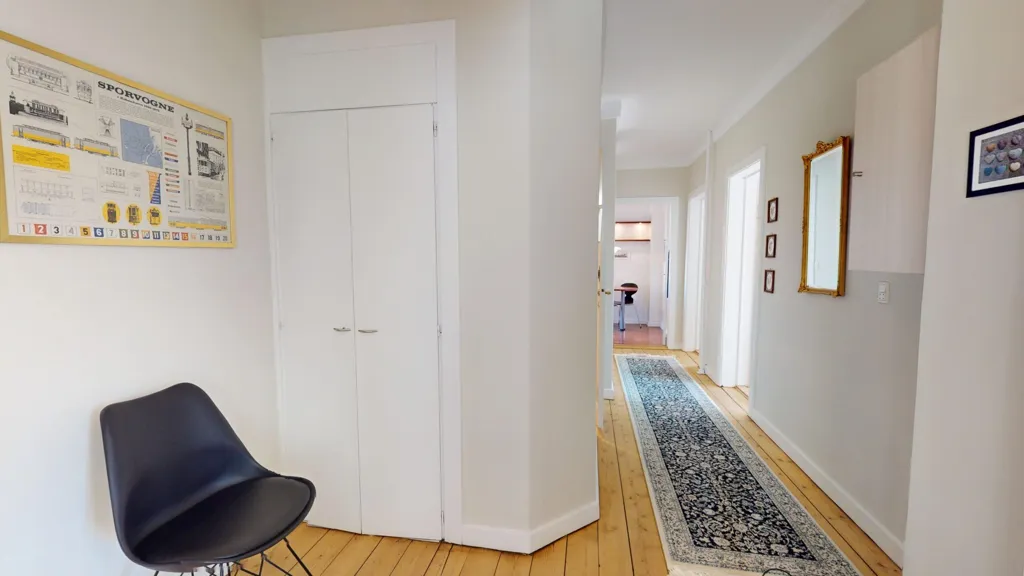 Entrée - Apartment with French Balcony in Hellerup