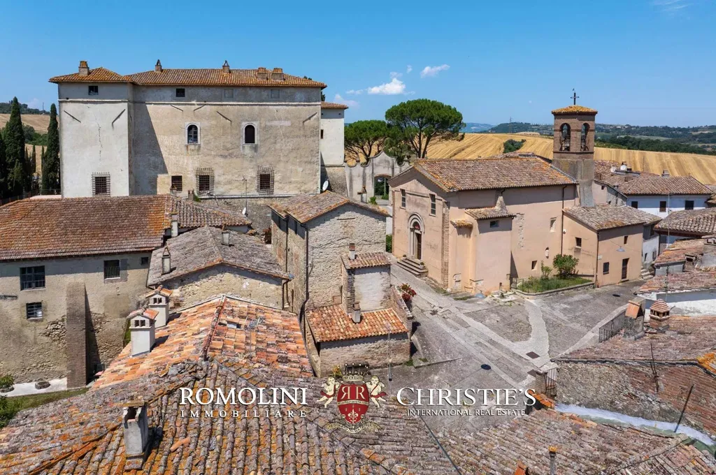Õhuvaade - Historic Estate with Castle in Umbria