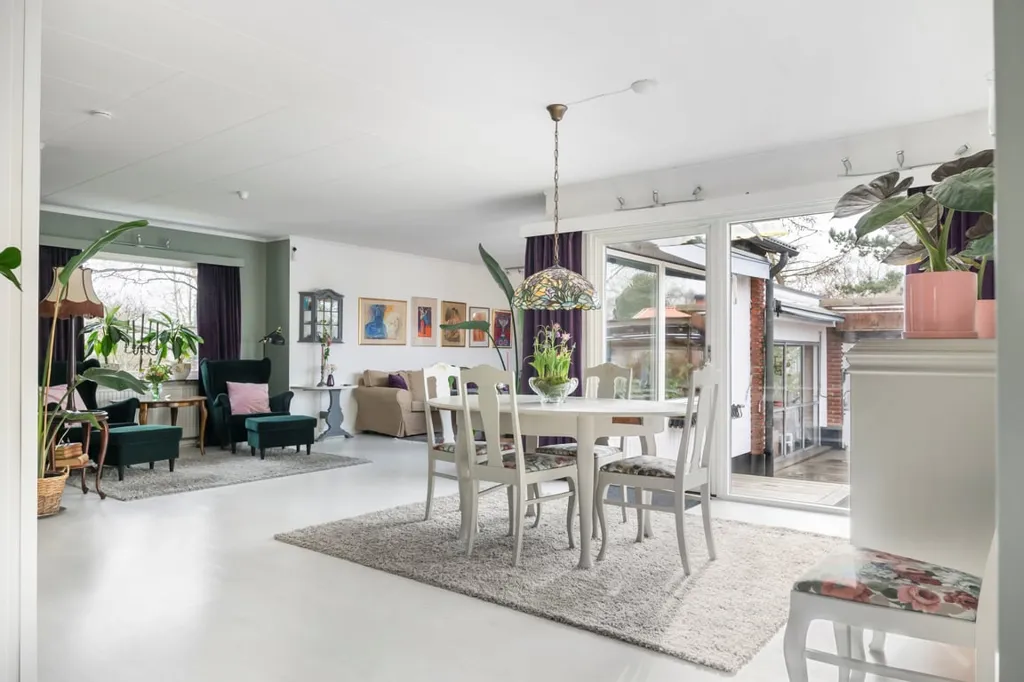 Salle à manger - 1-Storey Villa with Pool in Family-Friendly Area