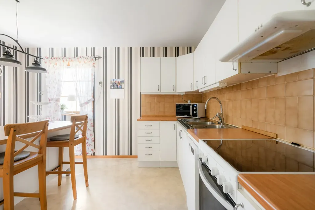 Cuisine - Single-Storey House with Garden by Ringsjön