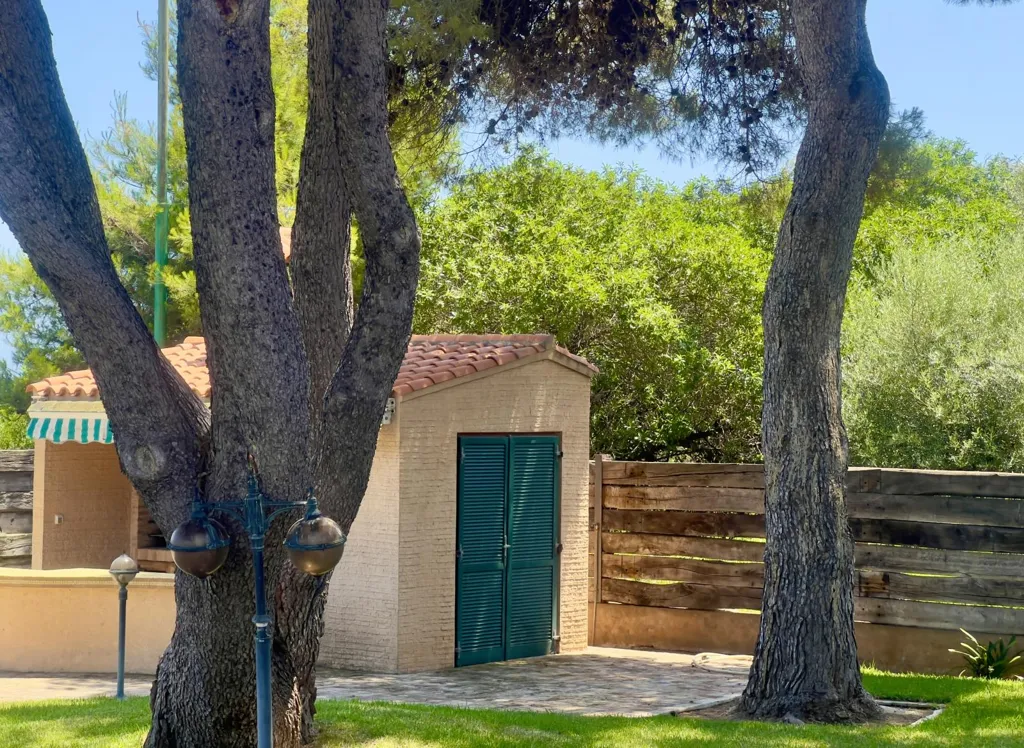 Aed - Detached Villa with Seafront Access in Cabanes