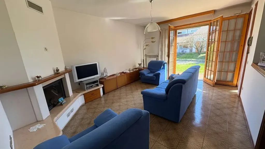 Living Room - Bifamiliar Villa with Private Garden in Formignana