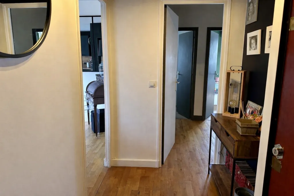 Entrée - Appartement 6 Pièces avec Vue Dégagée à Parly 2