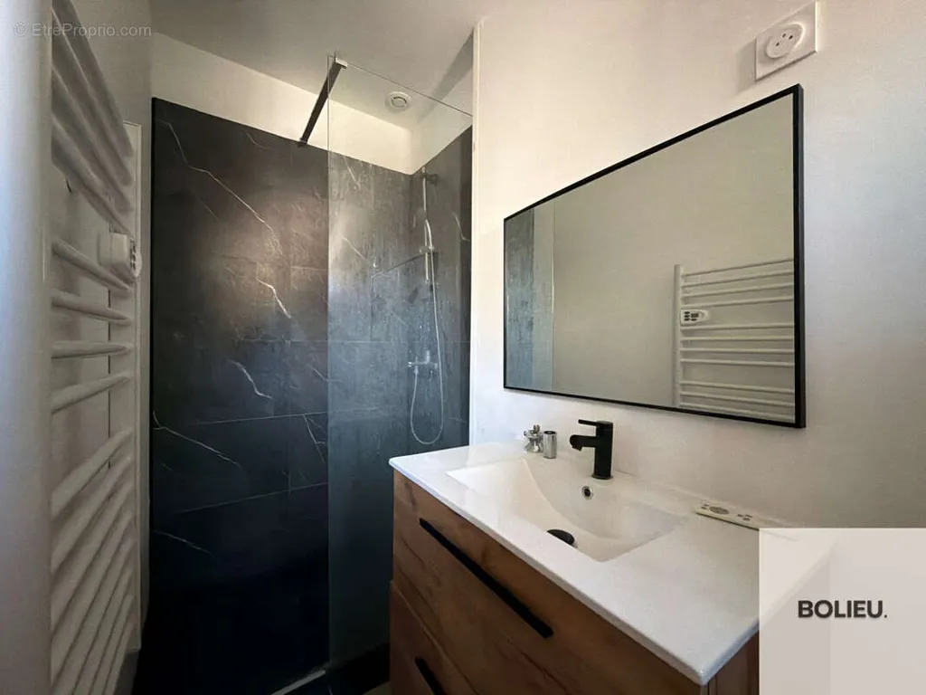 Bathrooms - Investment Building with Shops in Belley