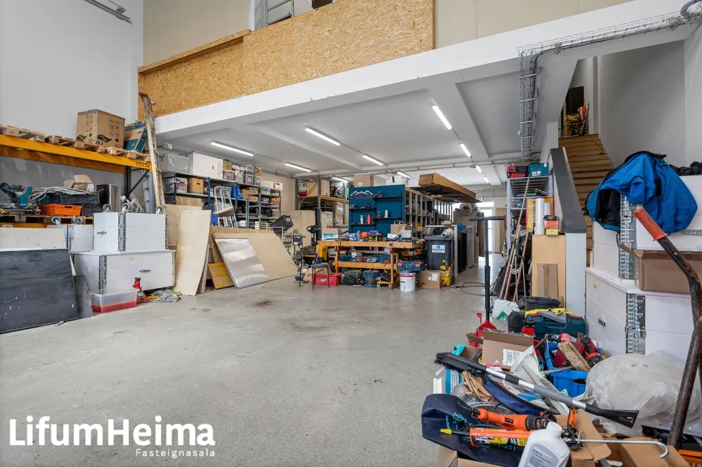 Garage - Warehouse with Loft in Mosfellsbær