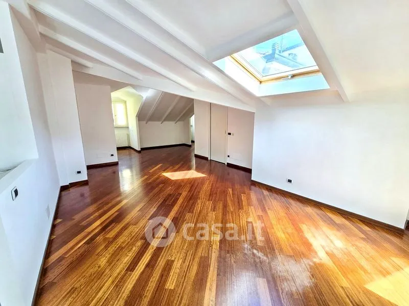 Pièces - Mansard Apartment with Terrace in Monza
