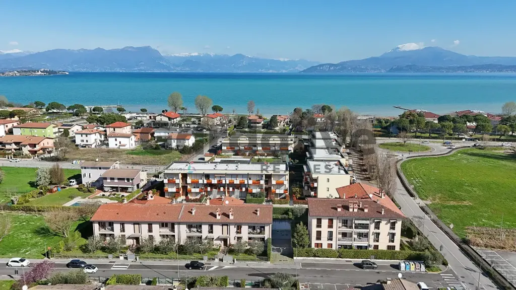 Trilocale with Lake View in Sirmione