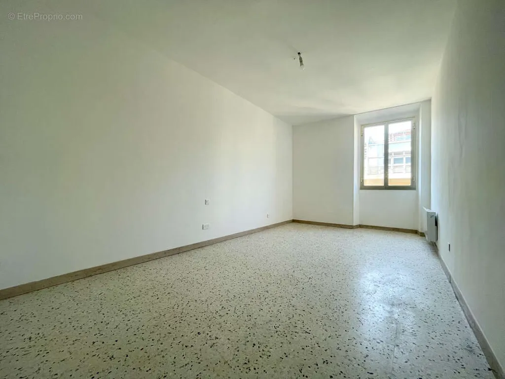 Rooms - Apartment with Ascender in Vieux-Nice
