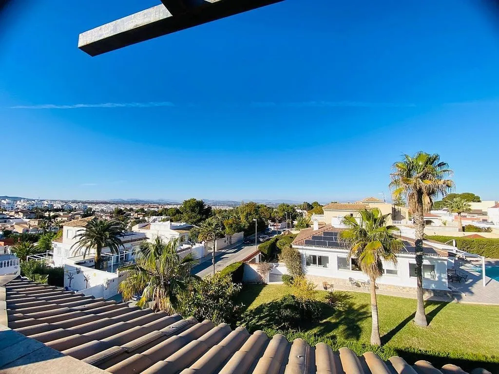 Terrasse - Luxury Villa with Pool in Playas de Orihuela