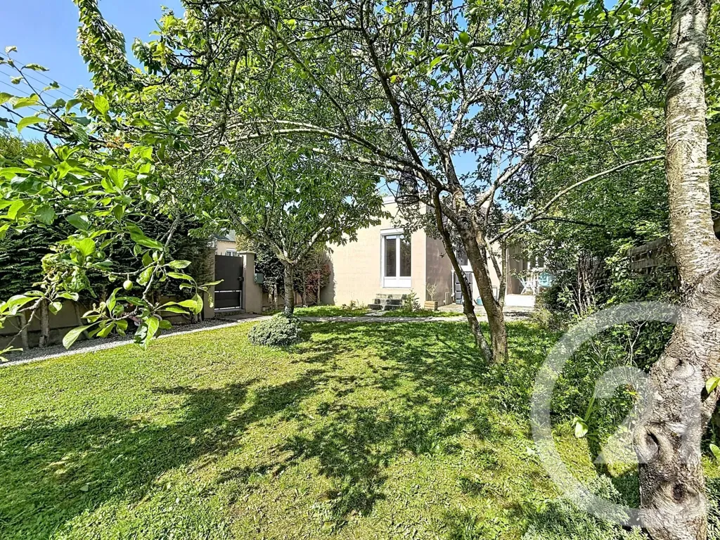 Garden - Spacious House with Garden in Chartres