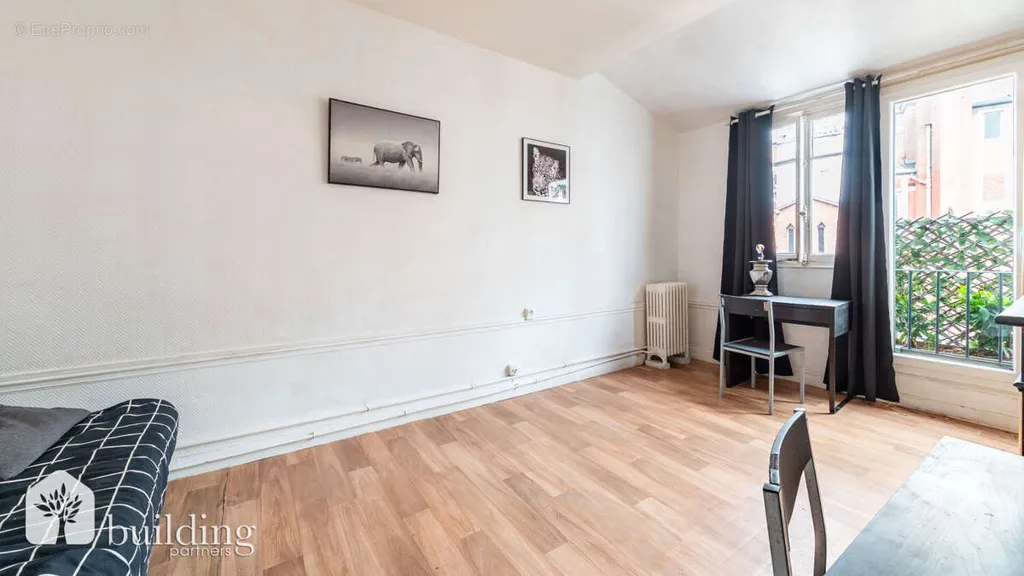 Elutuba - Studio with Balcony in Paris 17e