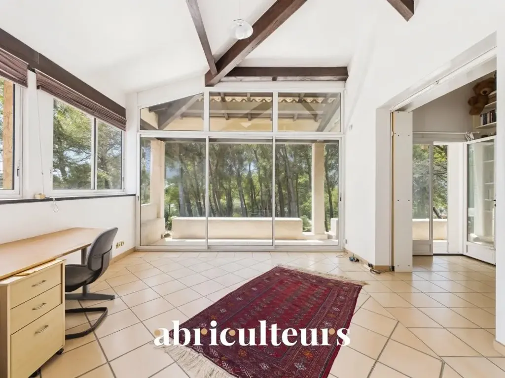 Elutuba - Architect-Designed House with Pool in Ventabren