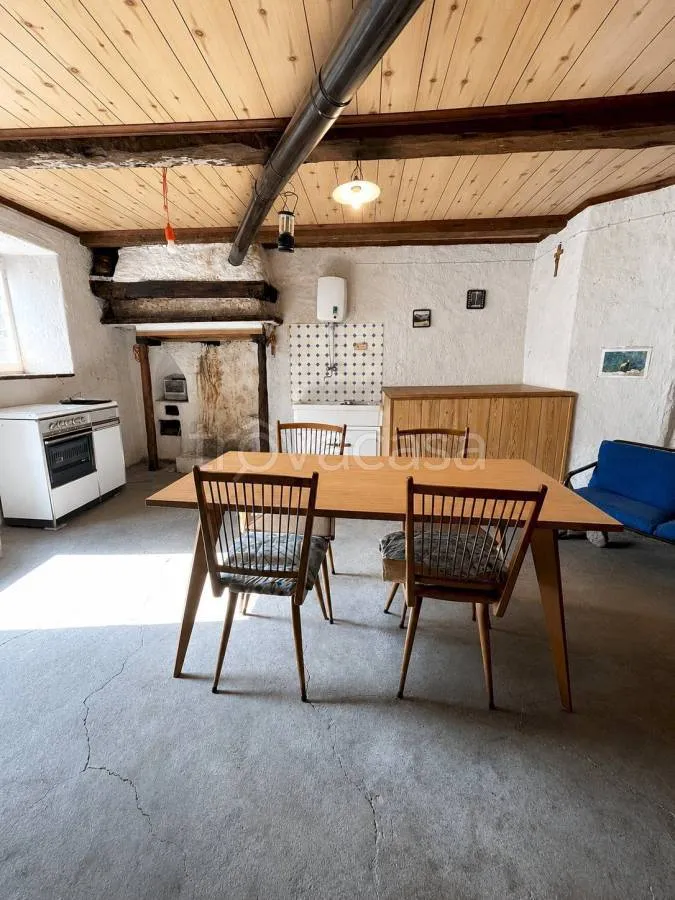 Salle à manger - Alpine Baita with Mountain Views in Canosio