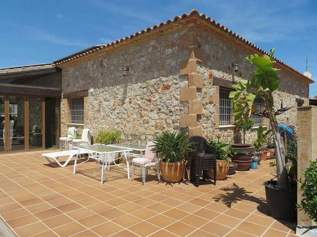 Terrass - Rustic Chalet with Pool in Poblets