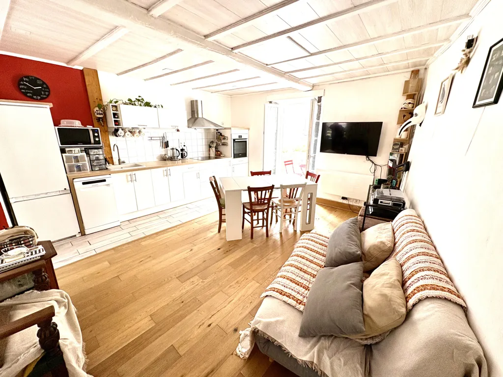 Living Room - Charming Townhouse with Balcony in Royat