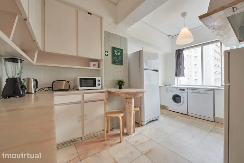Kitchen - Student Room in Marquês de Pombal, Lisbon