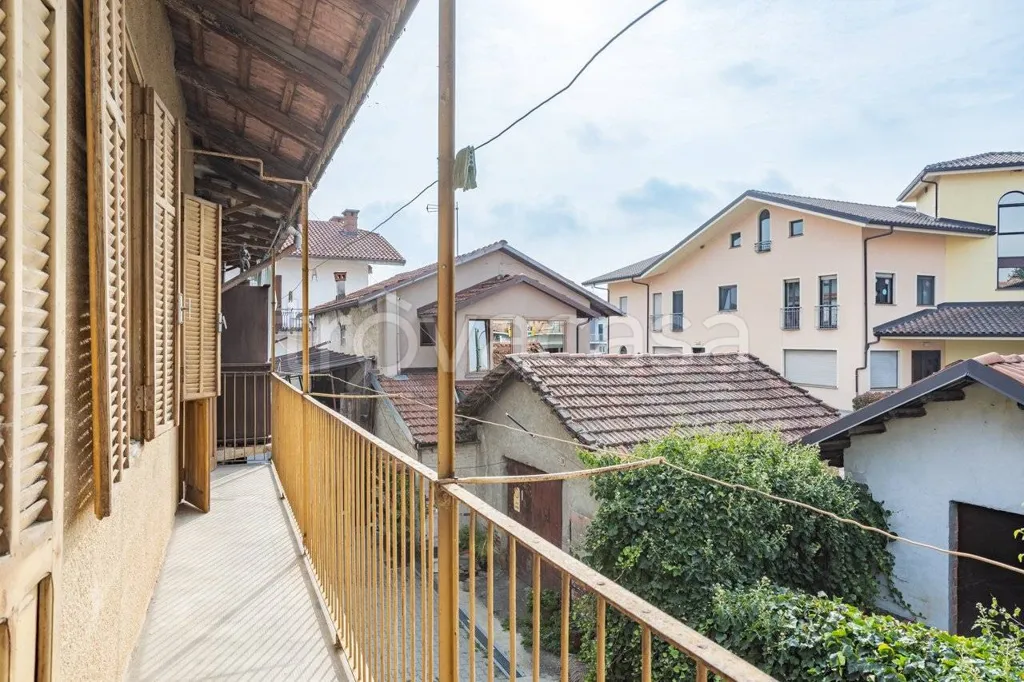 Balcon - Colonial House with Balcony in Centallo