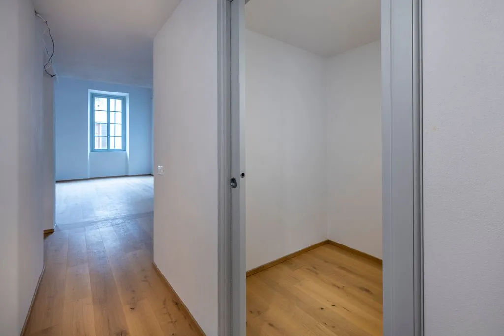 Esik - Luxury Flat in Historic Palazzo, Florence