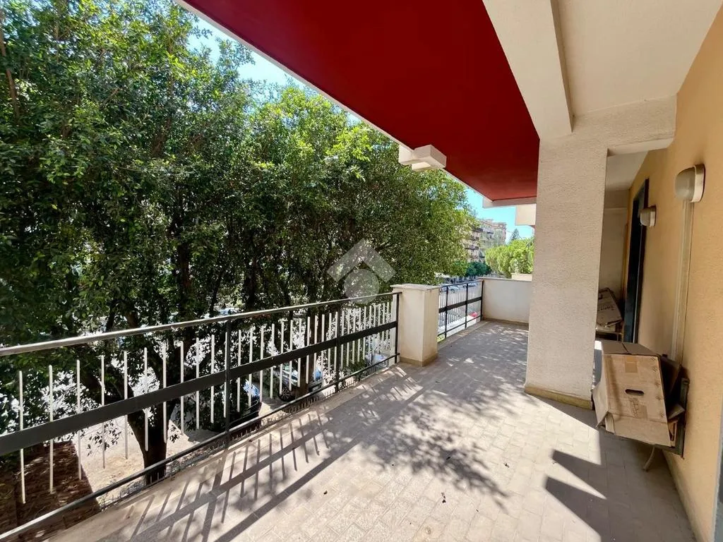 Balcón - 5-Room Apartment with Double Exposure in Palermo