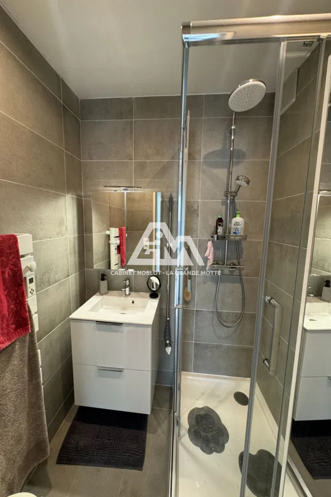 Vannitoad - 2-Bedroom Apartment with Garden View in Hérault