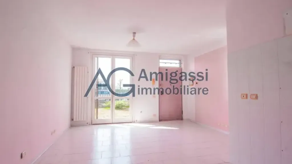 Rooms - Two-Bedroom Apartment with Private Garden in Stezzano
