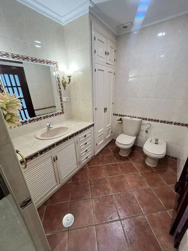 Bagni - City Centre Flat with Private Rooftop in Central City